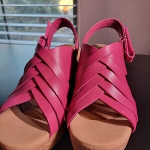 Clarks Fuchsia Women's Sandals